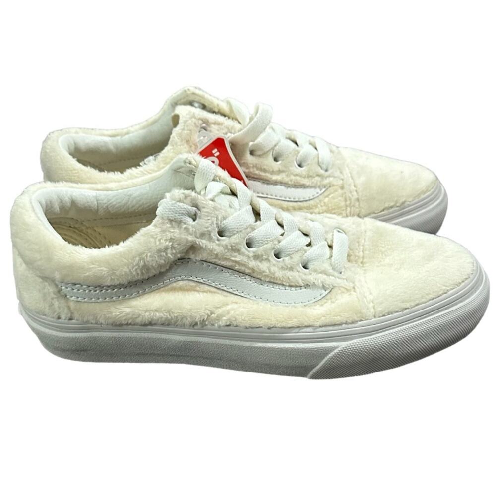 Vans Old Skool Sherpa Low Top Sneakers in Cream Size‎ 6